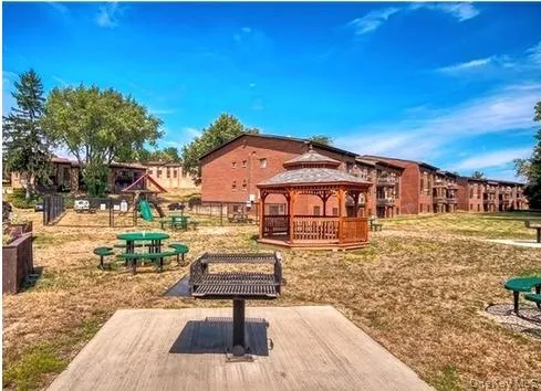 $1,800 | 9 Charles Lane, Unit 2C, Pomona, NY 10970