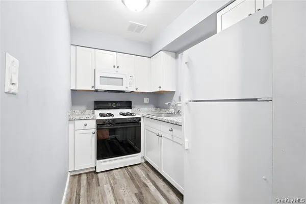 $1,800 | 9 Charles Lane, Unit 2C, Pomona, NY 10970