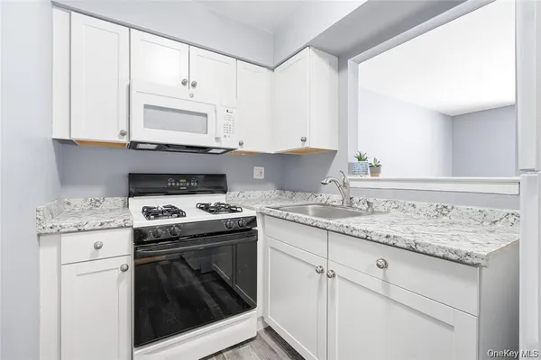 $1,800 | 9 Charles Lane, Unit 2C, Pomona, NY 10970