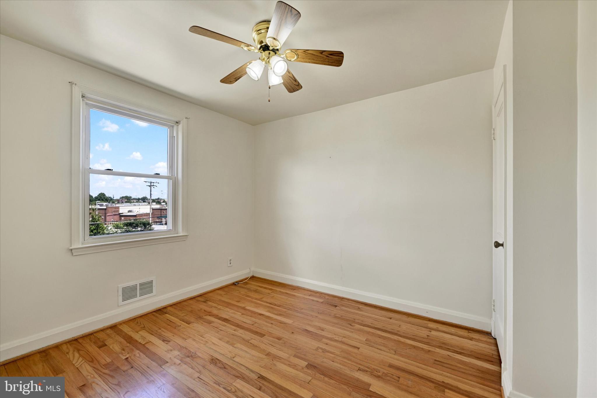 1939 Searles Road Dundalk, MD 21222 - Photo 15 of 23 Bedroom