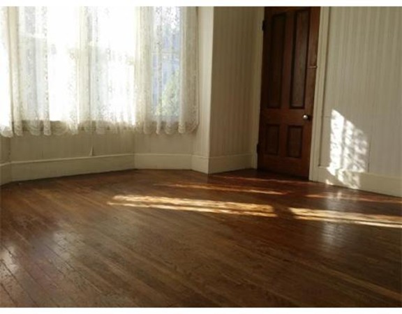 527 High Street Clinton, MA 01510 - Photo 3 of 18 Gallery Image 3