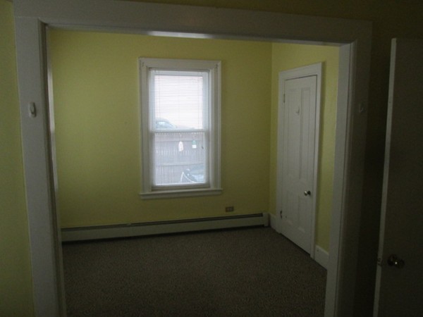 527 High Street Clinton, MA 01510 - Photo 8 of 18 Gallery Image 8