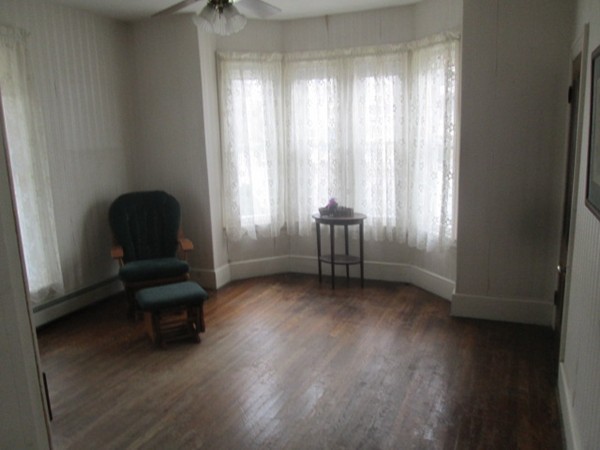 527 High Street Clinton, MA 01510 - Photo 9 of 18 Gallery Image 9