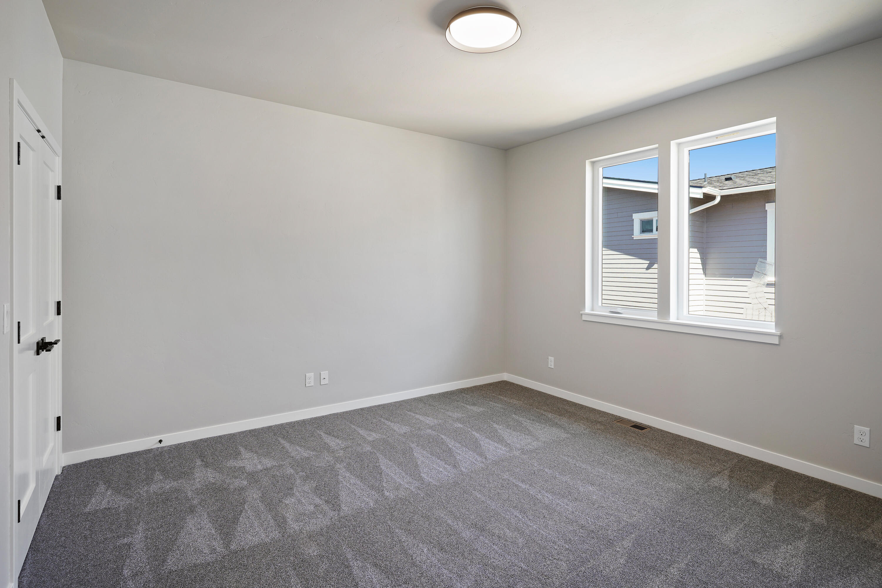3684 Southwest 44th Street Redmond, OR 97756 - Photo 27 of 52 DSC00328
