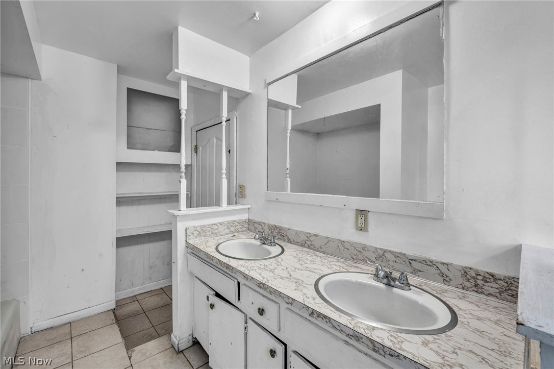 3408 Riverside Avenue Cleveland, OH 44109 - Photo 20 of 40