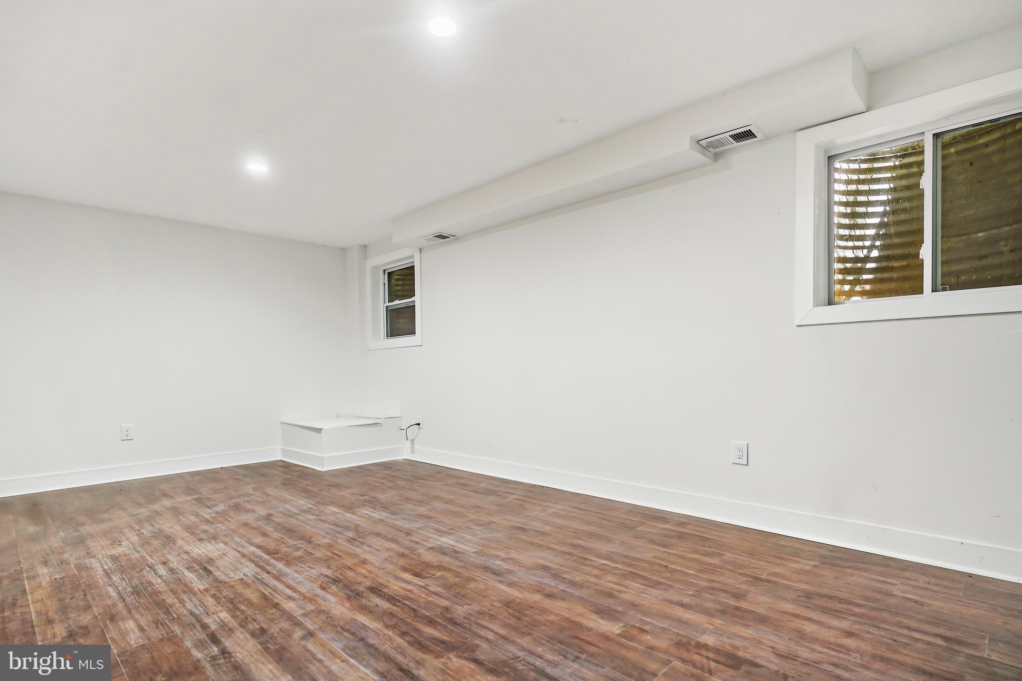 9201 Three Oaks Drive Silver Spring, MD 20901 - Photo 25 of 32
