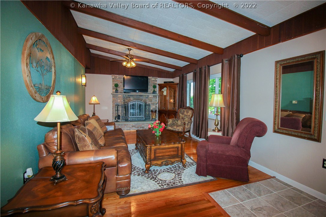 1132 Emerald Road Charleston, WV 25314 - Photo 3 of 25 Gallery Image 3