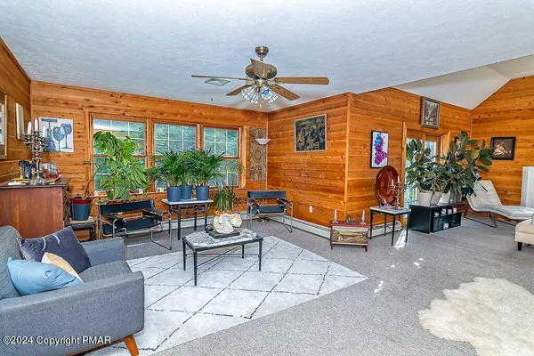 $899,500 | 295 Hty Road, Kunkletown, PA 18058