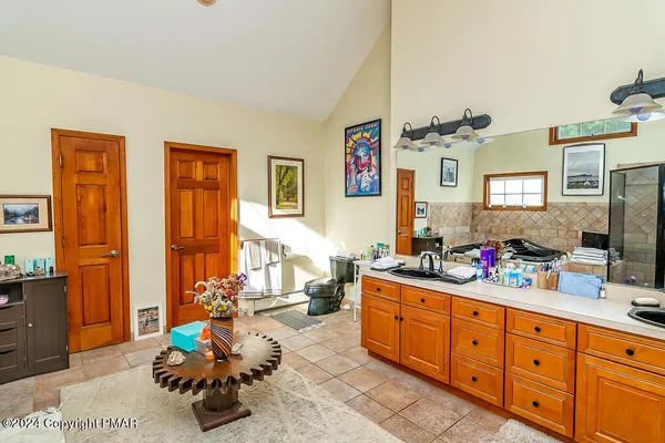 $899,500 | 295 Hty Road, Kunkletown, PA 18058