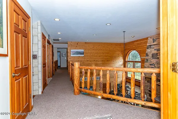$899,500 | 295 Hty Road, Kunkletown, PA 18058