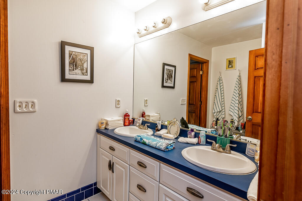 295 Hty Road Kunkletown, PA 18058 - Photo 41 of 70 Second Floor Bathroom