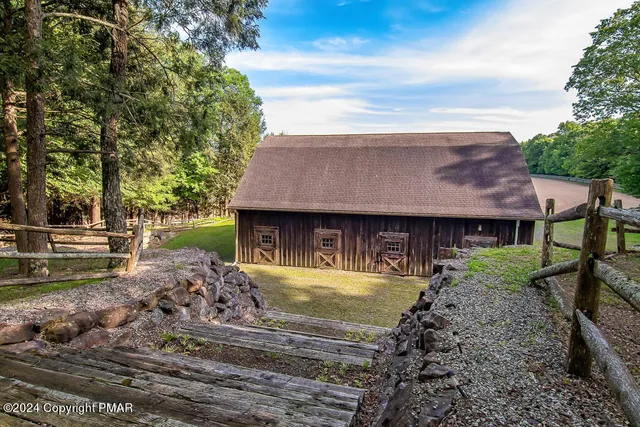 $999,999 | 295 Hty Road, Kunkletown, PA 18058