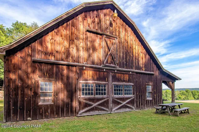 $999,999 | 295 Hty Road, Kunkletown, PA 18058