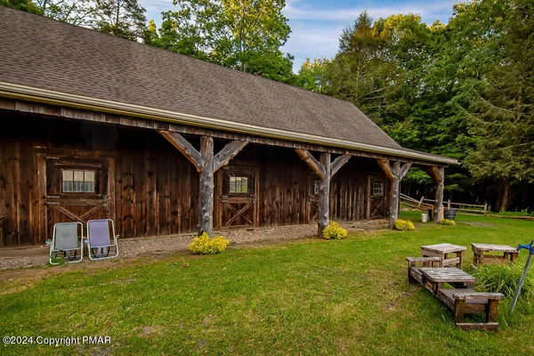 $899,500 | 295 Hty Road, Kunkletown, PA 18058