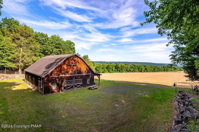 $999,999 | 295 Hty Road, Kunkletown, PA 18058