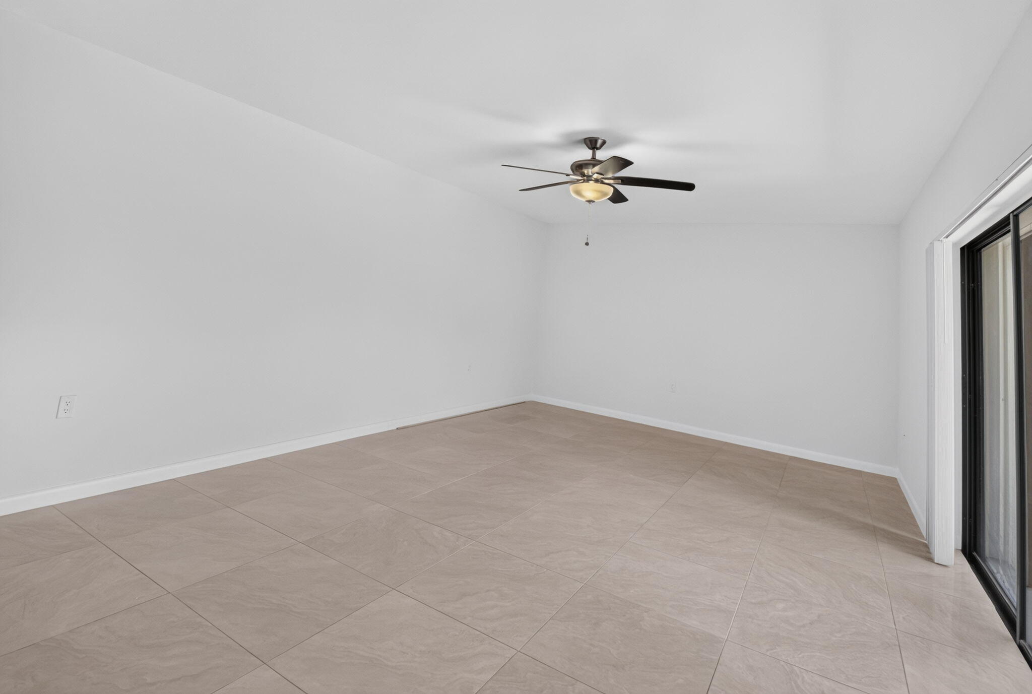 2887 Southwest 22nd Circle, Unit 49B Delray Beach, FL 33445 - Photo 7 of 46 7-web-or-mls-DSC_5435