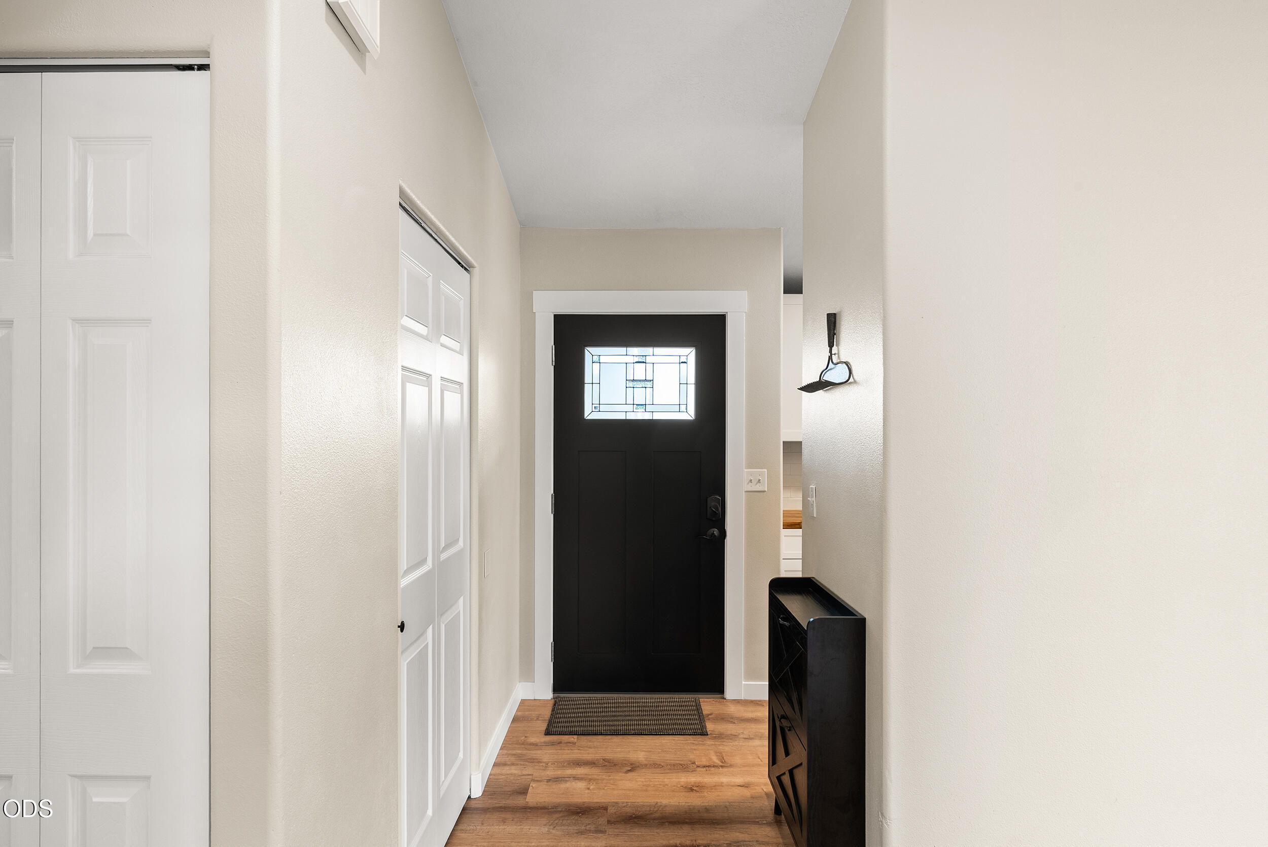 833 Northwest Maple Court Redmond, OR 97756 - Photo 4 of 44