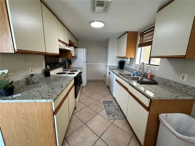 $2,000 | 15425 Fortuna Bay Drive, Unit 207, Corpus Christi, TX 78418