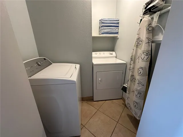 $2,000 | 15425 Fortuna Bay Drive, Unit 207, Corpus Christi, TX 78418