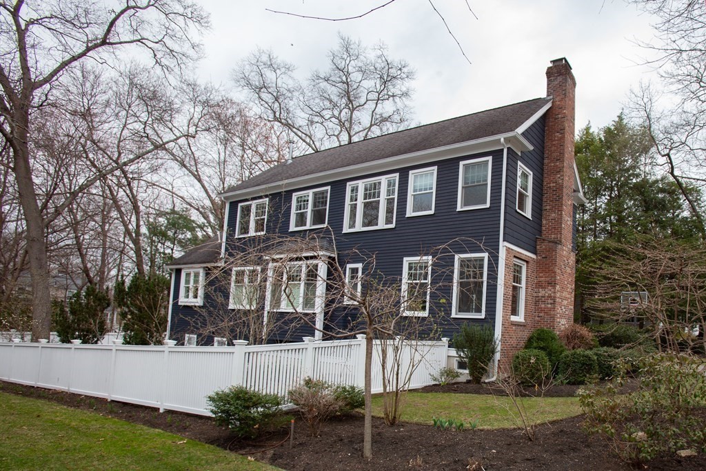 39 Crown Ridge Road Wellesley, MA 02482 - Photo 3 of 22