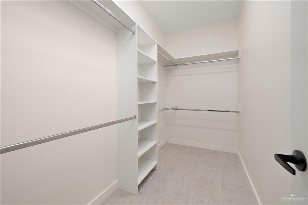 11501 North 25th Street, Unit 2 McAllen, TX 78504 - Photo 20 of 22 a view of an empty walk in closet