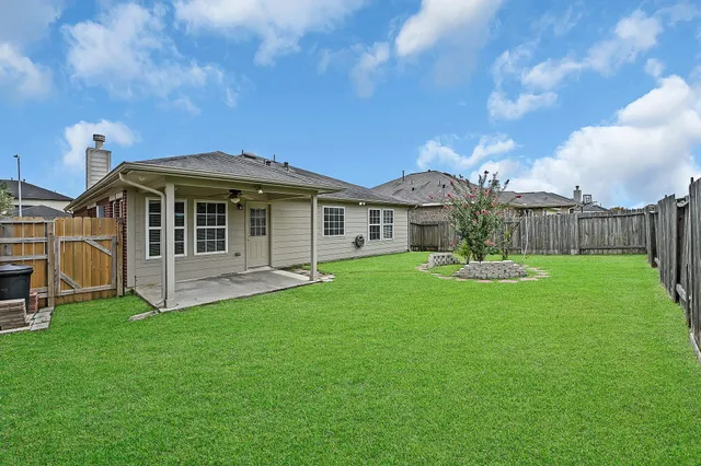 $2,000 | 6334 Tahoe Crossing Lane, Houston, TX 77066