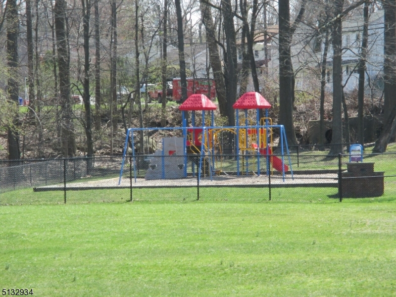 181 Long Hill Road, Unit 8 Little Falls, NJ 07424 - Photo 13 of 15 a view of park