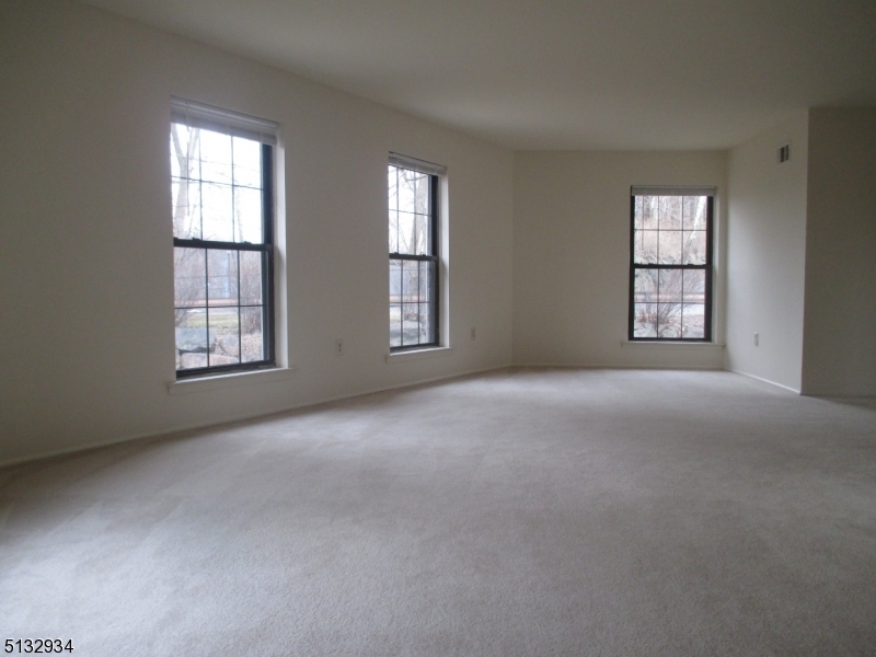 181 Long Hill Road, Unit 8 Little Falls, NJ 07424 - Photo 4 of 15