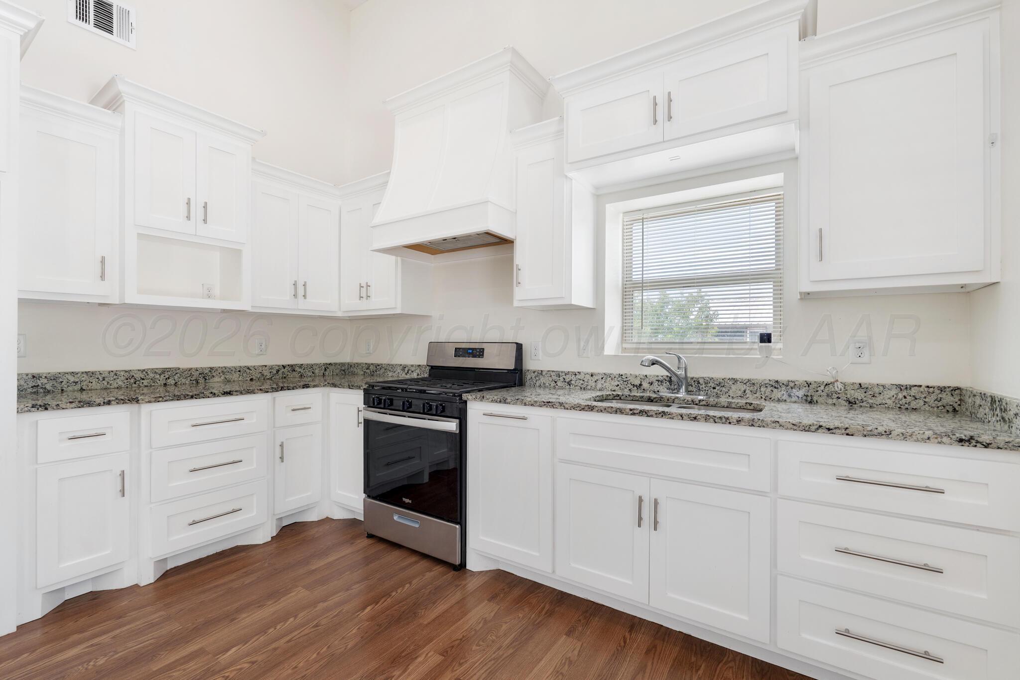 604 South Spring Street Amarillo, TX 79104 - Photo 8 of 27 604 S Springs-27