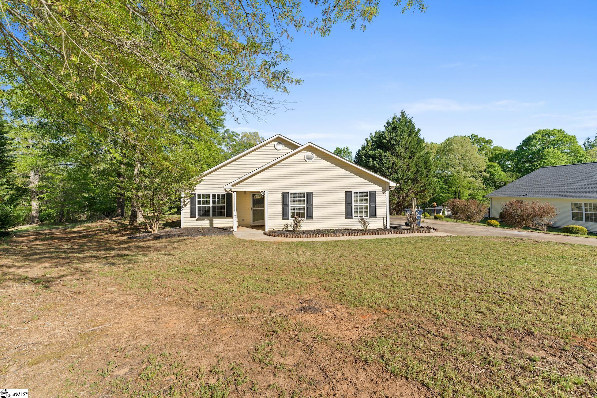633 Fairmont Road Anderson, SC 29621 - Photo 1 of 27