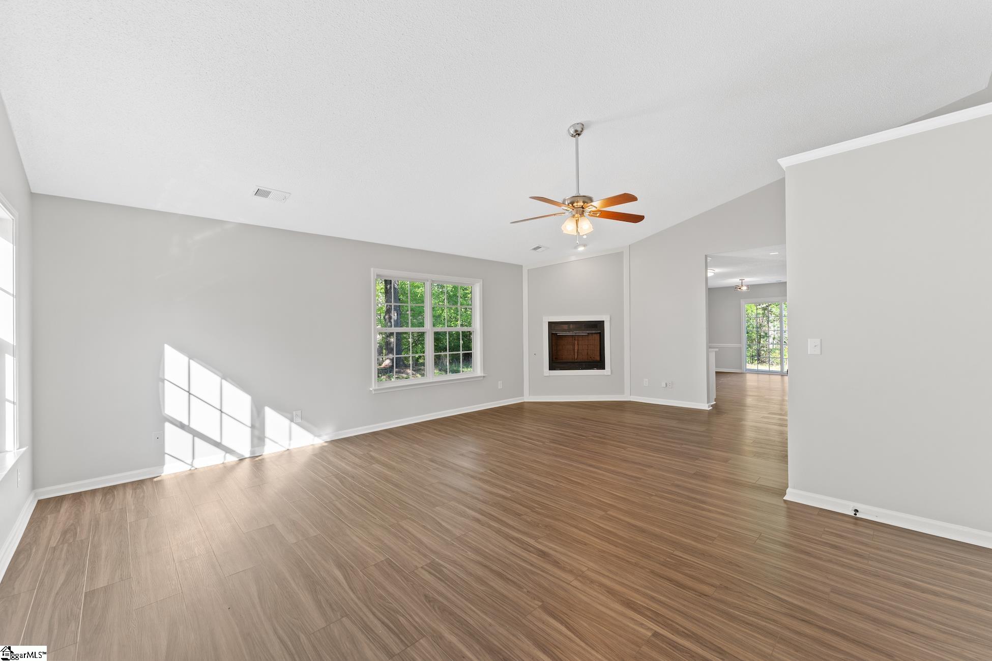 633 Fairmont Road Anderson, SC 29621 - Photo 4 of 27
