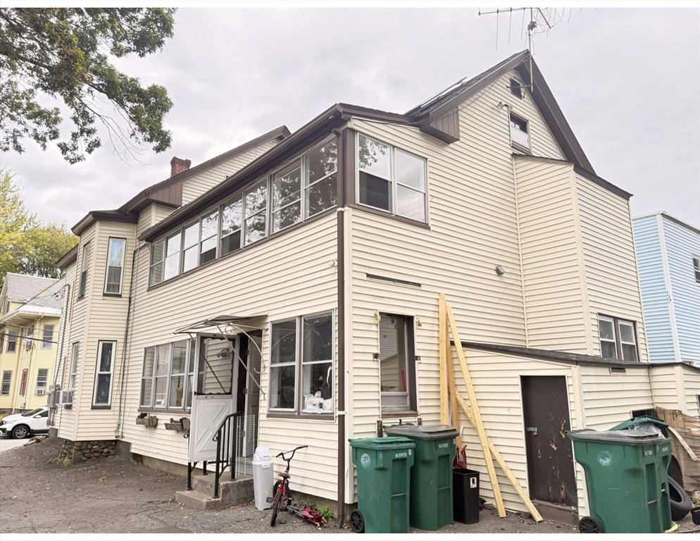 35 Winter Street Fitchburg, MA 01420 - Photo 3 of 26