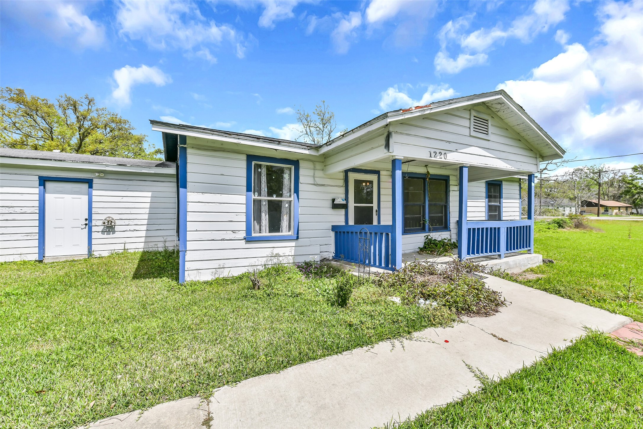 1220 Pecan Street Clute, TX 77531 - Photo 5 of 22