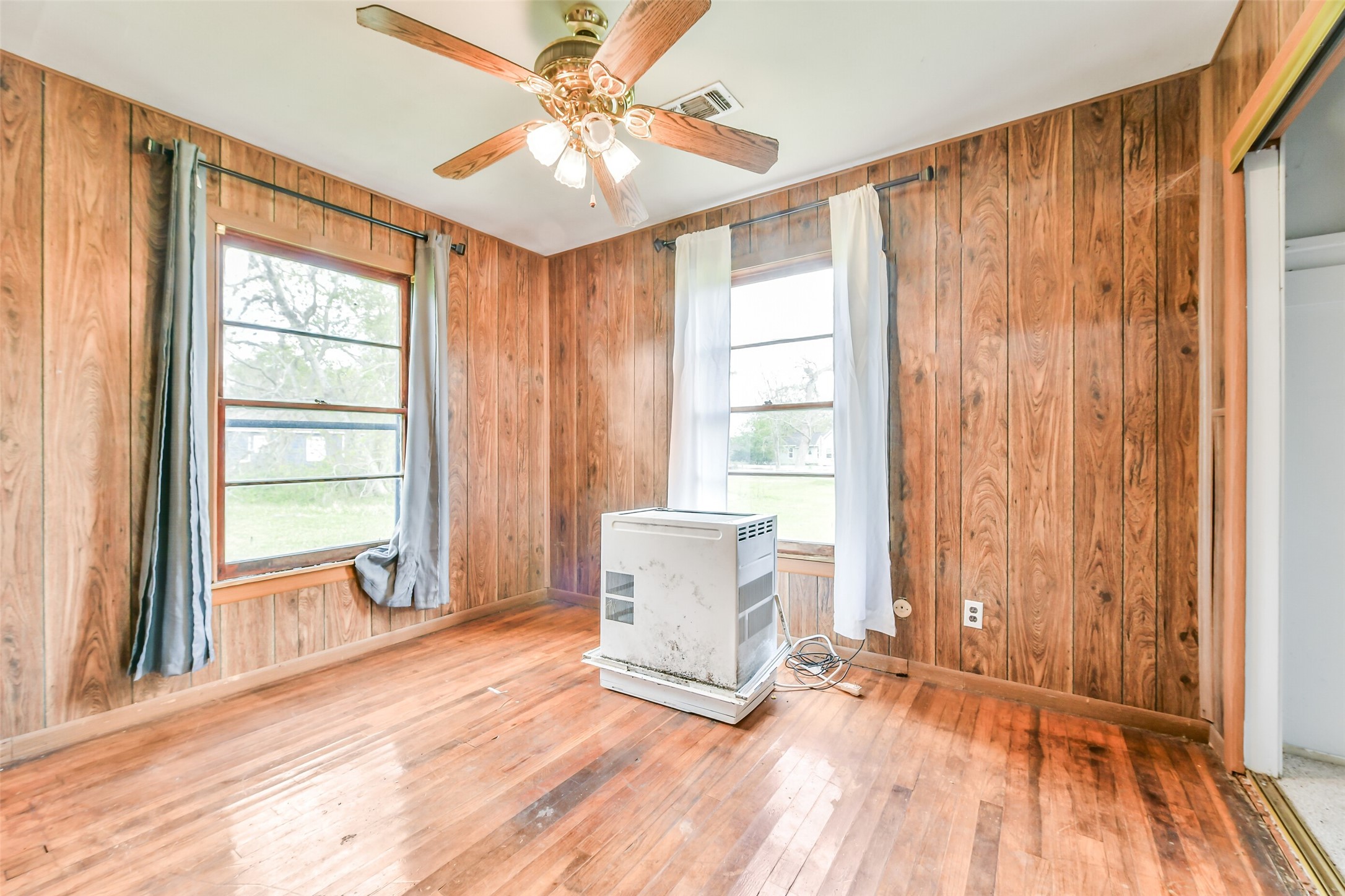 1220 Pecan Street Clute, TX 77531 - Photo 10 of 22