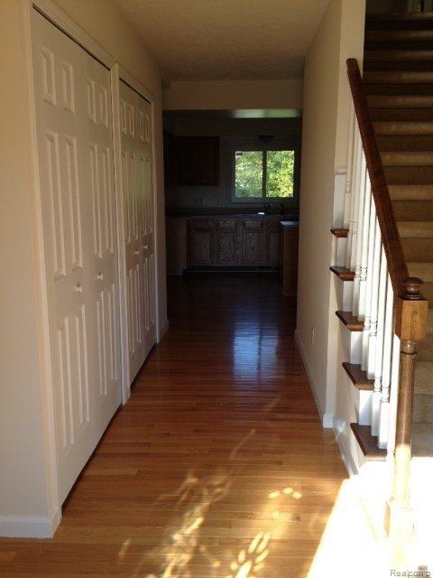 5153 Prairie View Brighton, MI 48116 - Photo 5 of 19 front entry