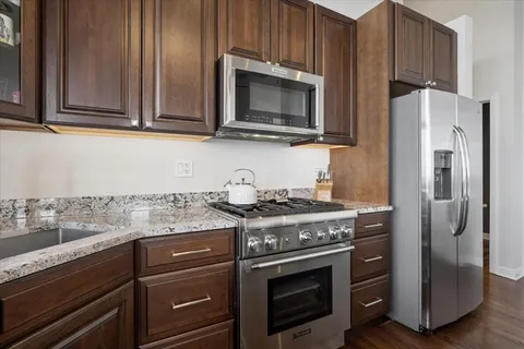 $599,900 | 1601 West School Street, Unit 502, Chicago, IL 60657