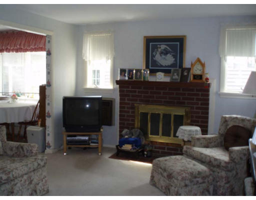21 Burnham Road Lowell, MA 01852 - Photo 2 of 10 Gallery Image 2