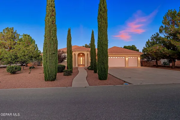 $799,999 | 5512 Woodfield Drive, El Paso, TX 79932