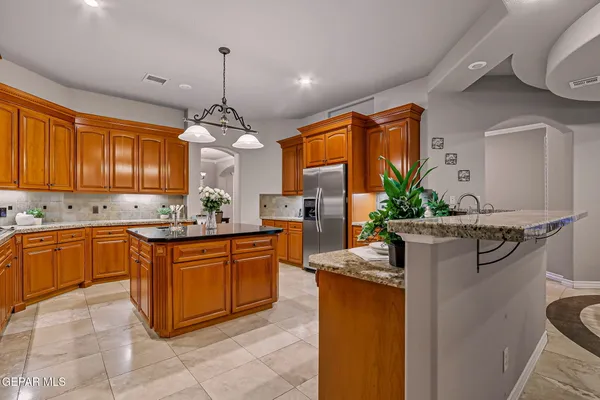 $799,999 | 5512 Woodfield Drive, El Paso, TX 79932