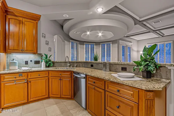 $799,999 | 5512 Woodfield Drive, El Paso, TX 79932