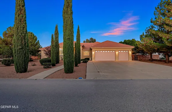 $799,999 | 5512 Woodfield Drive, El Paso, TX 79932