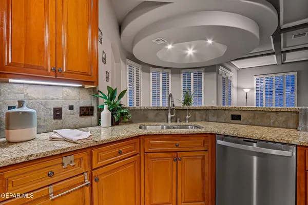 $799,999 | 5512 Woodfield Drive, El Paso, TX 79932