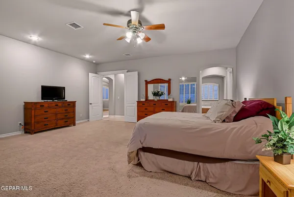 $799,999 | 5512 Woodfield Drive, El Paso, TX 79932