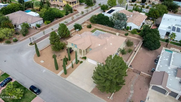 $799,999 | 5512 Woodfield Drive, El Paso, TX 79932