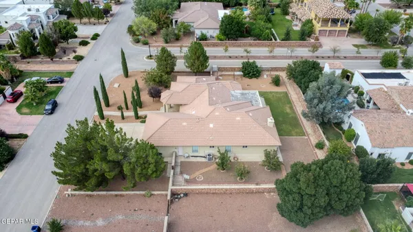 $799,999 | 5512 Woodfield Drive, El Paso, TX 79932