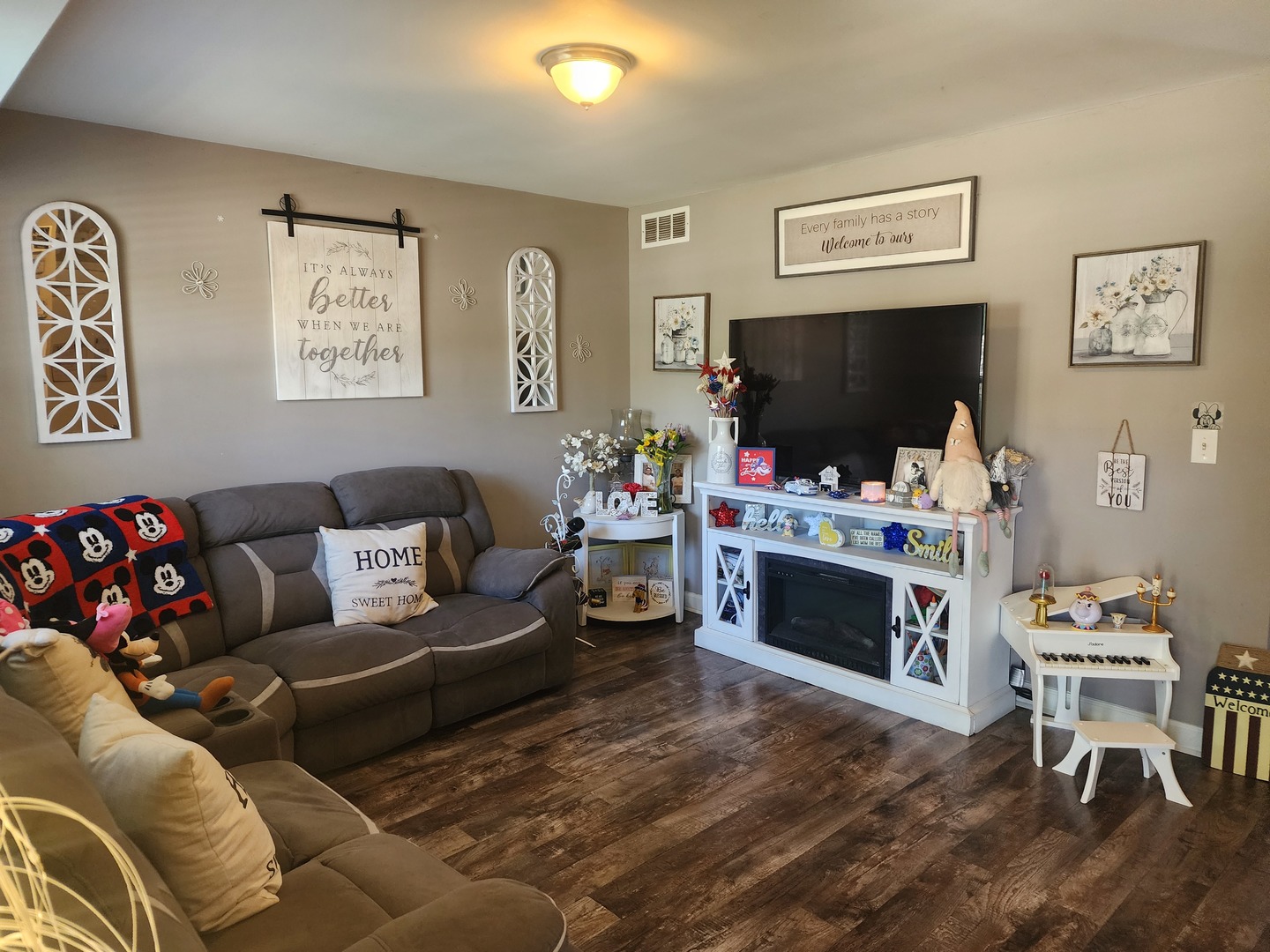 54 Sandhurst Road Mundelein, IL 60060 - Photo 4 of 22