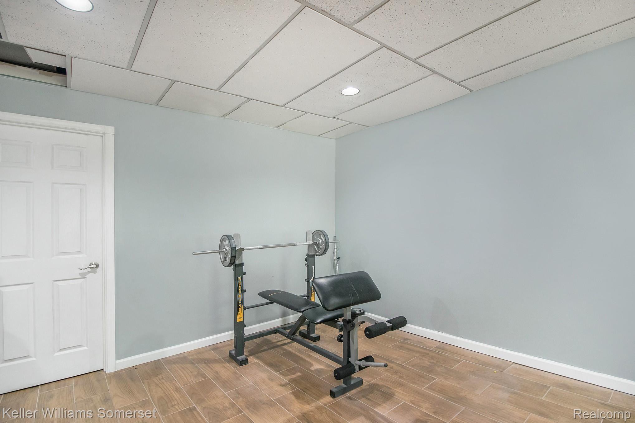 1856 Bromley Lane Rochester, MI 48306 - Photo 28 of 41 29.jpg