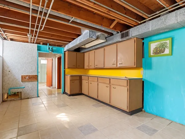 $2,400 | 2916 School Street, Rockford, IL 61101