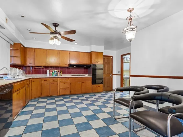 $2,400 | 2916 School Street, Rockford, IL 61101