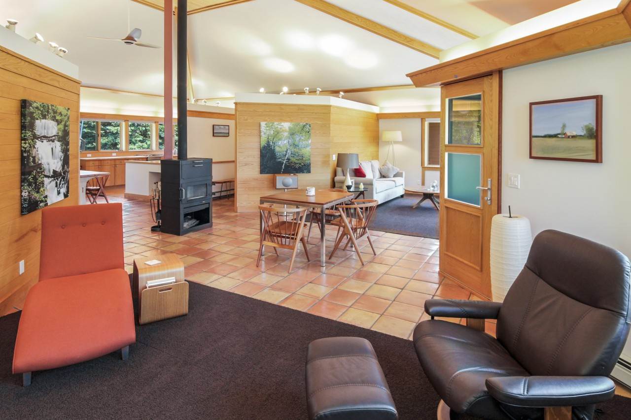 274 North Stony Point Road Suttons Bay, MI 49682 - Photo 17 of 54 1875338-16.JPG